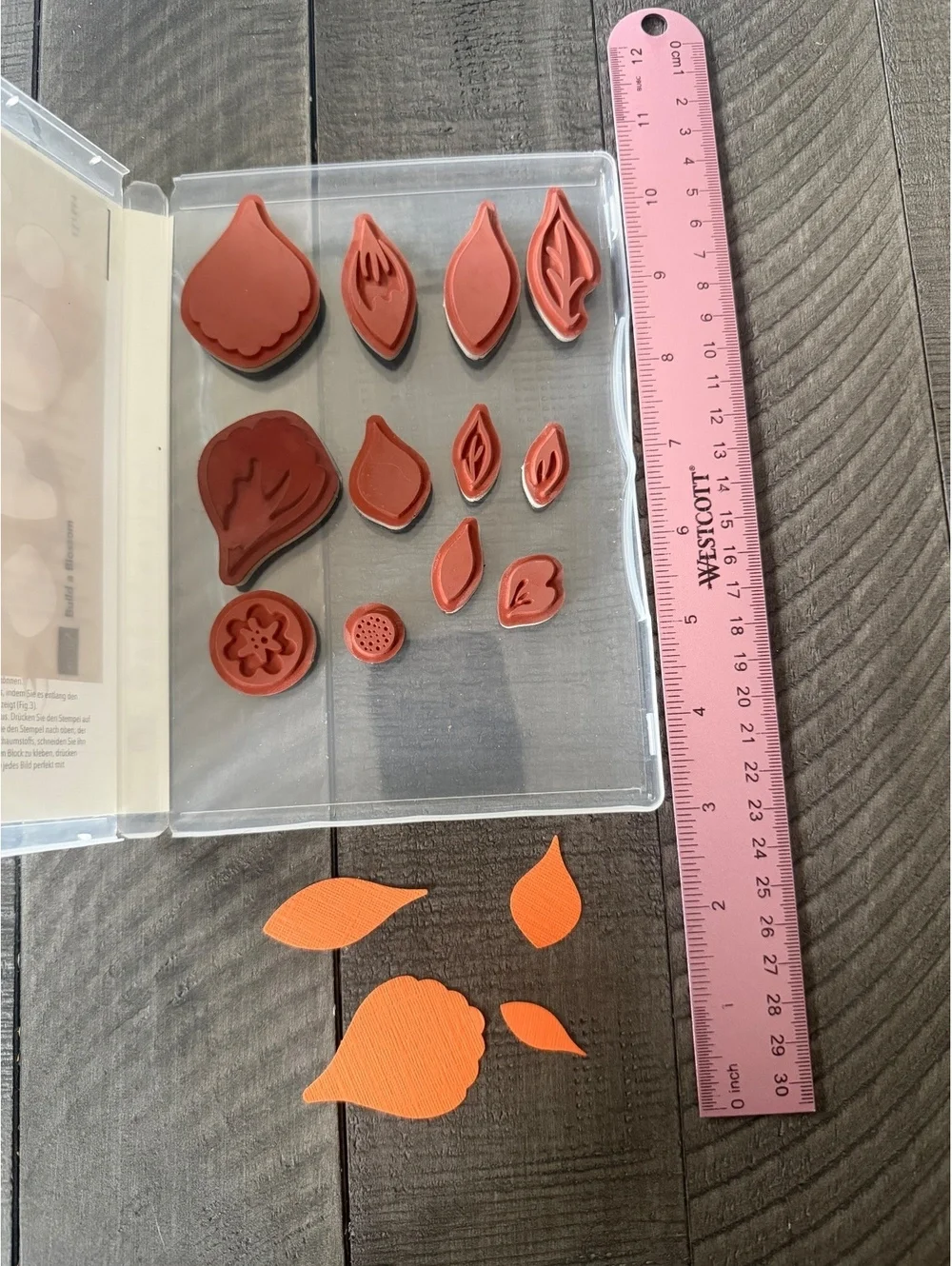 Stampin’ Up Build a Blossom stamp set with Blossom Petal shape punch
